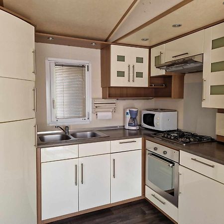Camping Le Clos De Balleroy Ngoại thất bức ảnh
