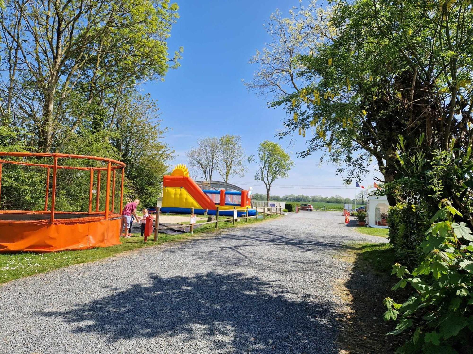 Camping Le Clos De Balleroy Ngoại thất bức ảnh